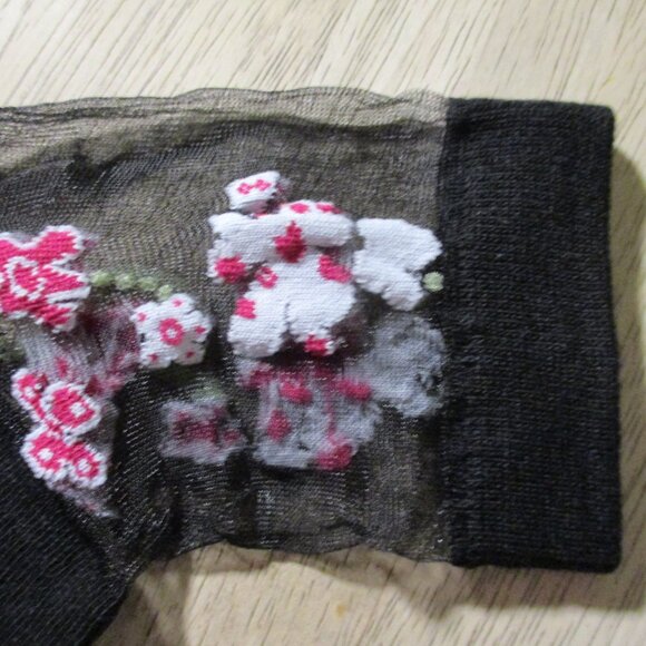 ๐งฆ Sheer Black Floral Socks ๐ธ - Romantic & Cute! - Picture 3 of 3